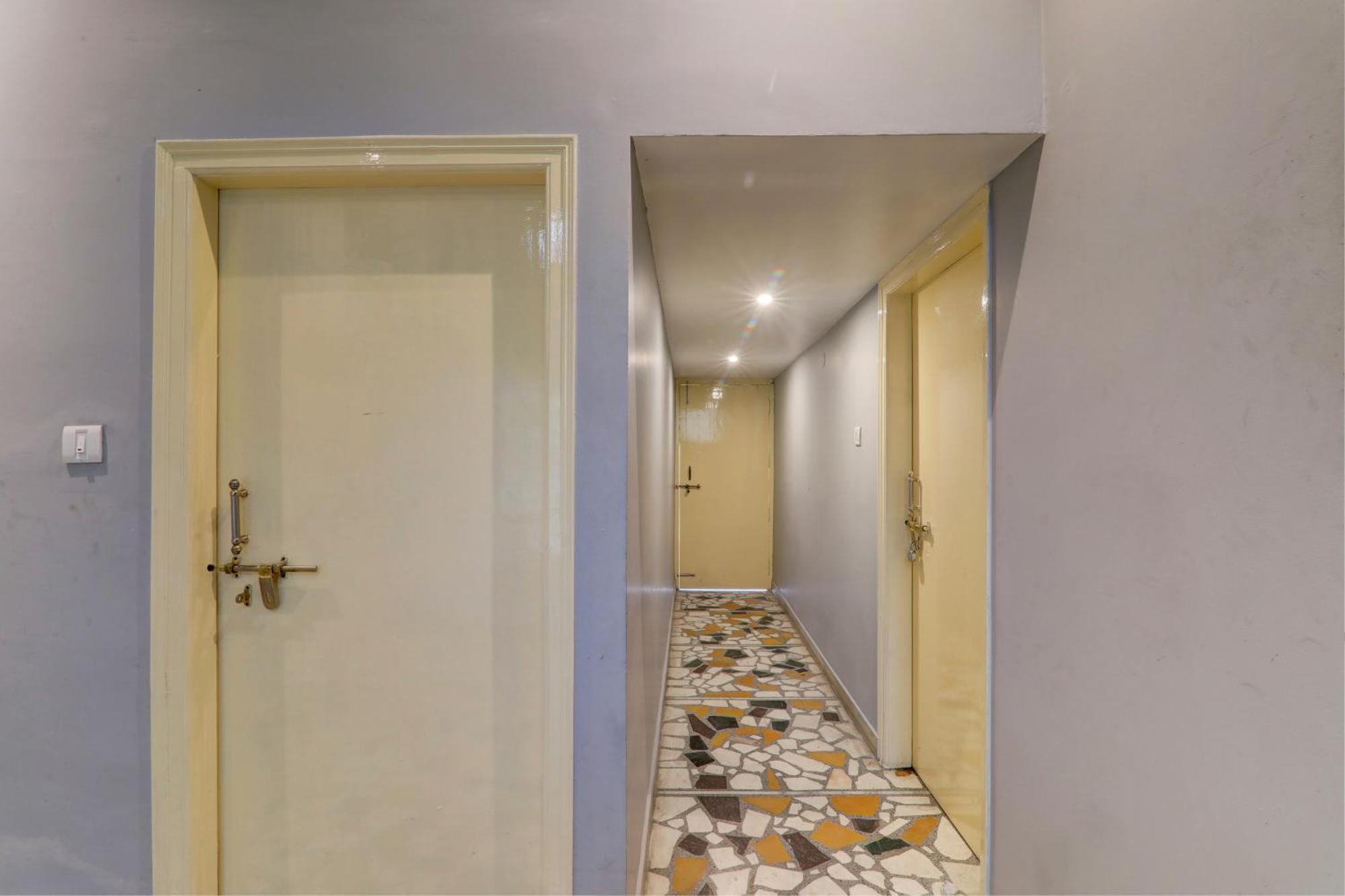 Hotel O Flagship Adbhut Moment Hotel Varanasi Dış mekan fotoğraf