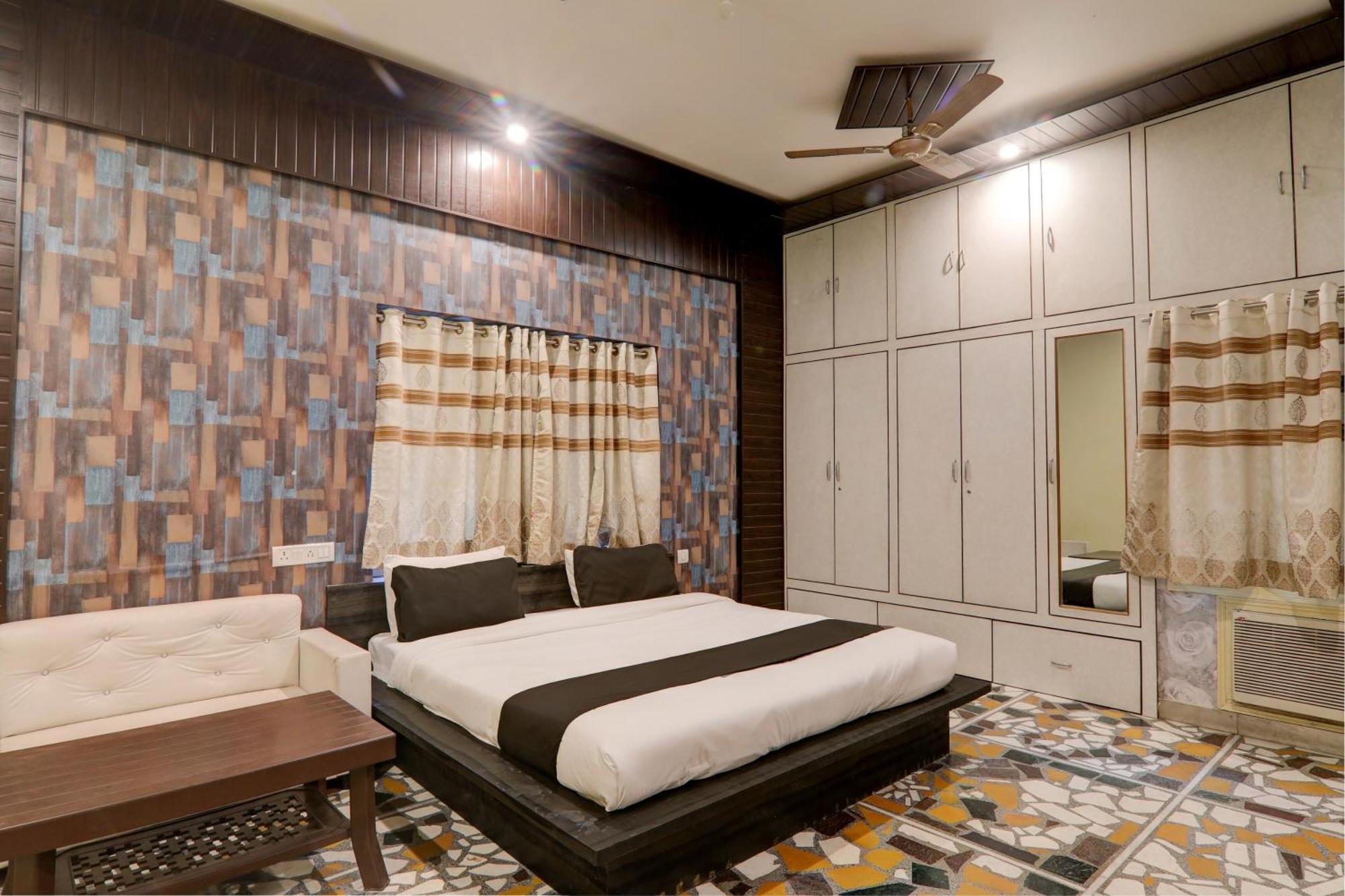 Hotel O Flagship Adbhut Moment Hotel Varanasi Dış mekan fotoğraf